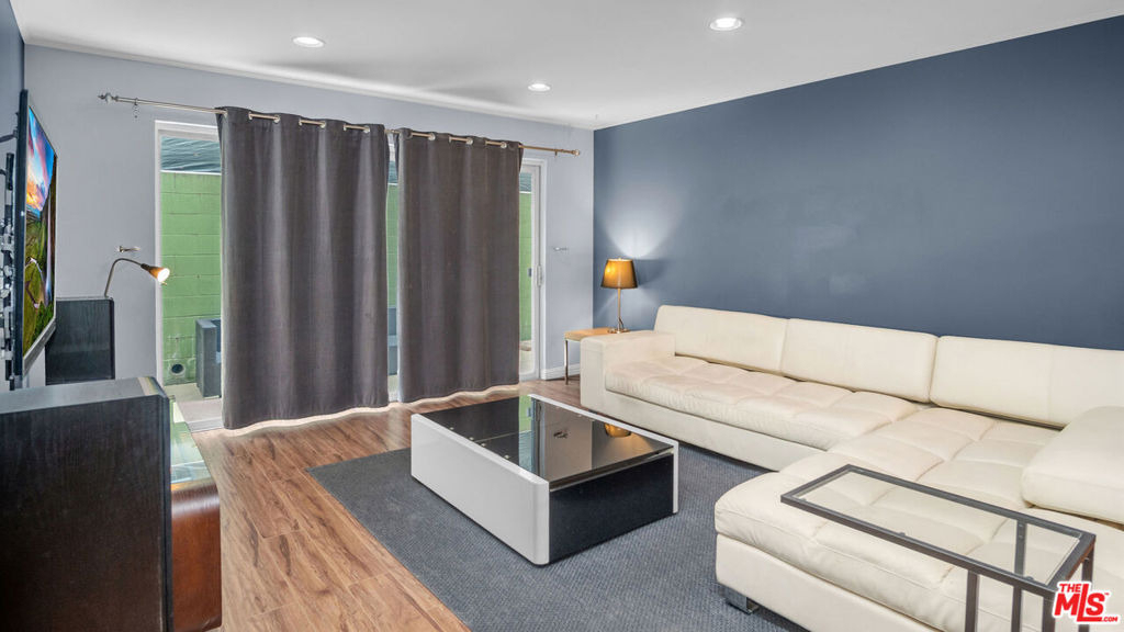 2260 N Cahuenga Boulevard - Photo 5
