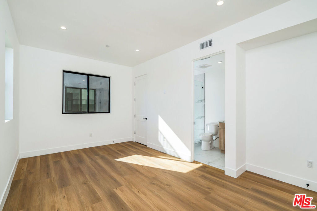 2204 1/2 Carmona Avenue - Photo 19