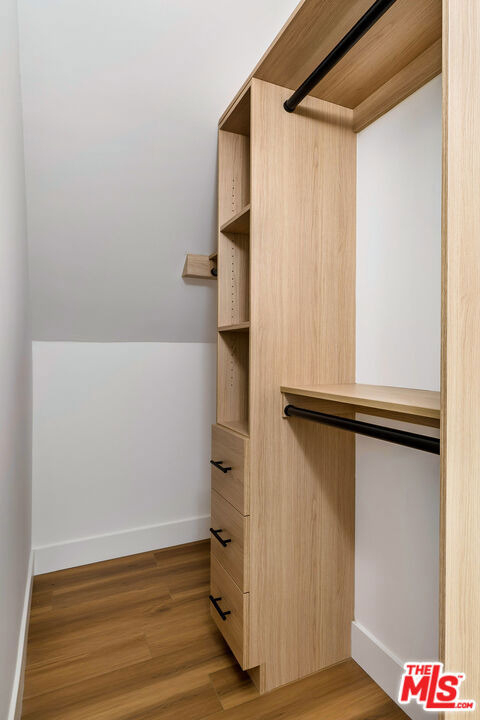 2204 1/2 Carmona Avenue - Photo 11