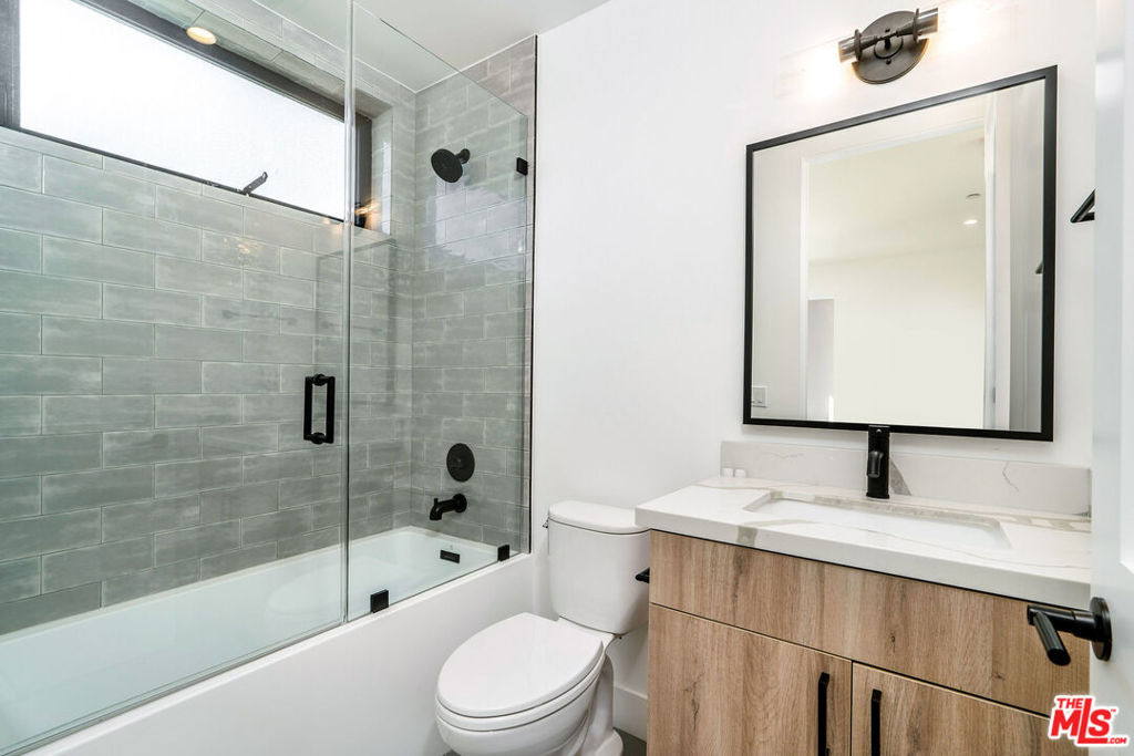 2204 1/2 Carmona Avenue - Photo 9