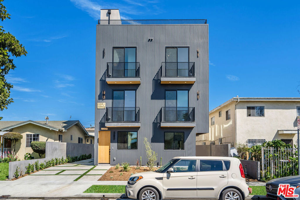 2204 1/2 Carmona Avenue - Photo 25