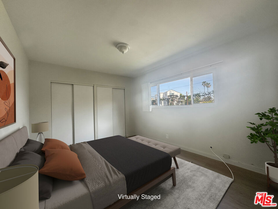 220 E Hyde Park - Photo 3