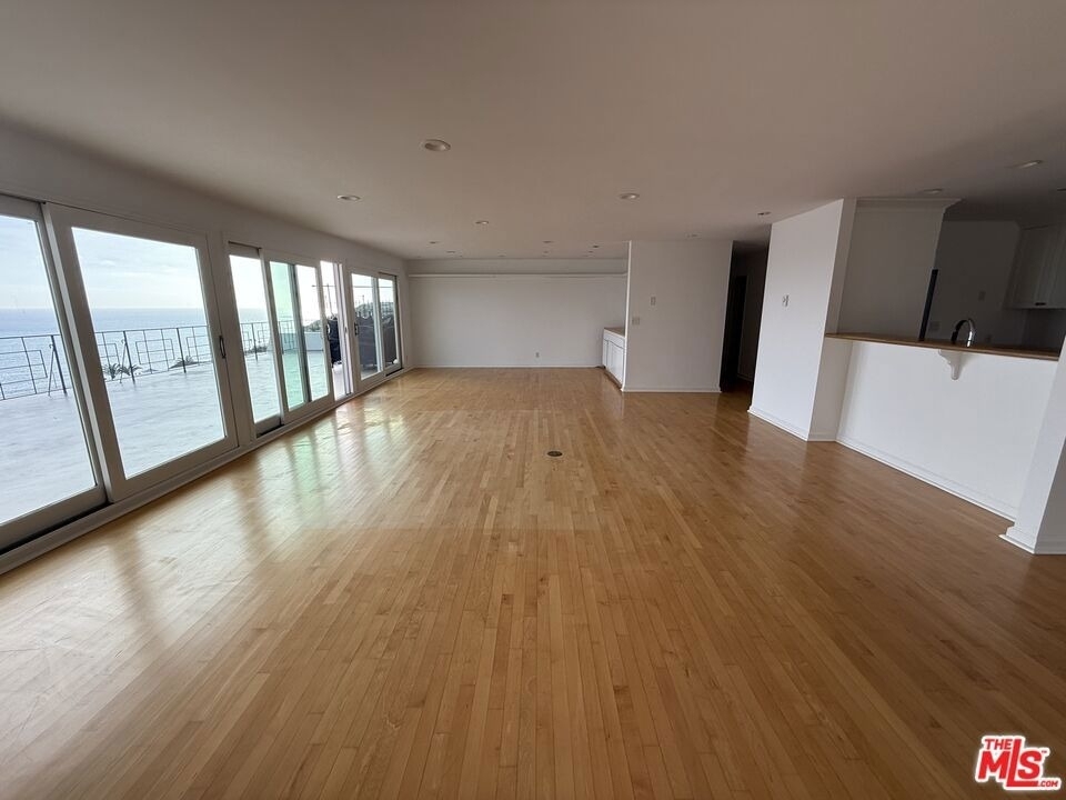 18139 Coastline Drive - Photo 5