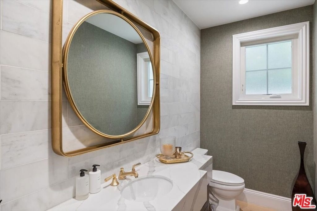 4225 Alcove Avenue - Photo 12