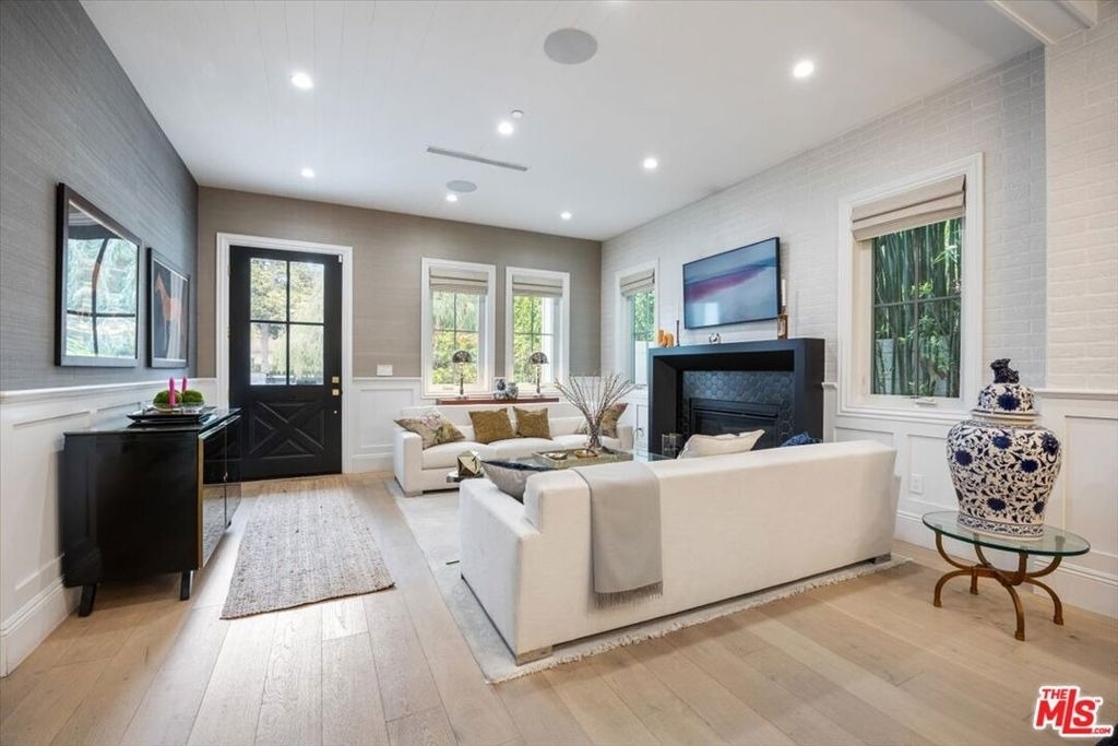 4225 Alcove Avenue - Photo 6