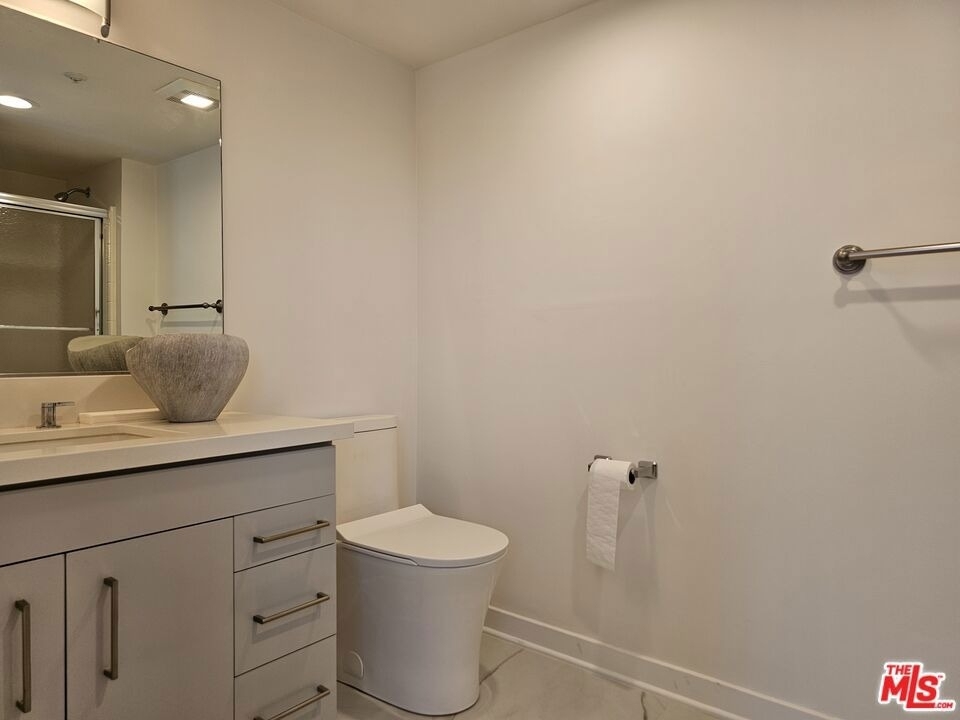 1617 Broadway - Photo 9