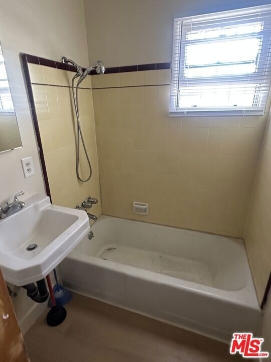 1021 1/2 W 90th Street - Photo 7