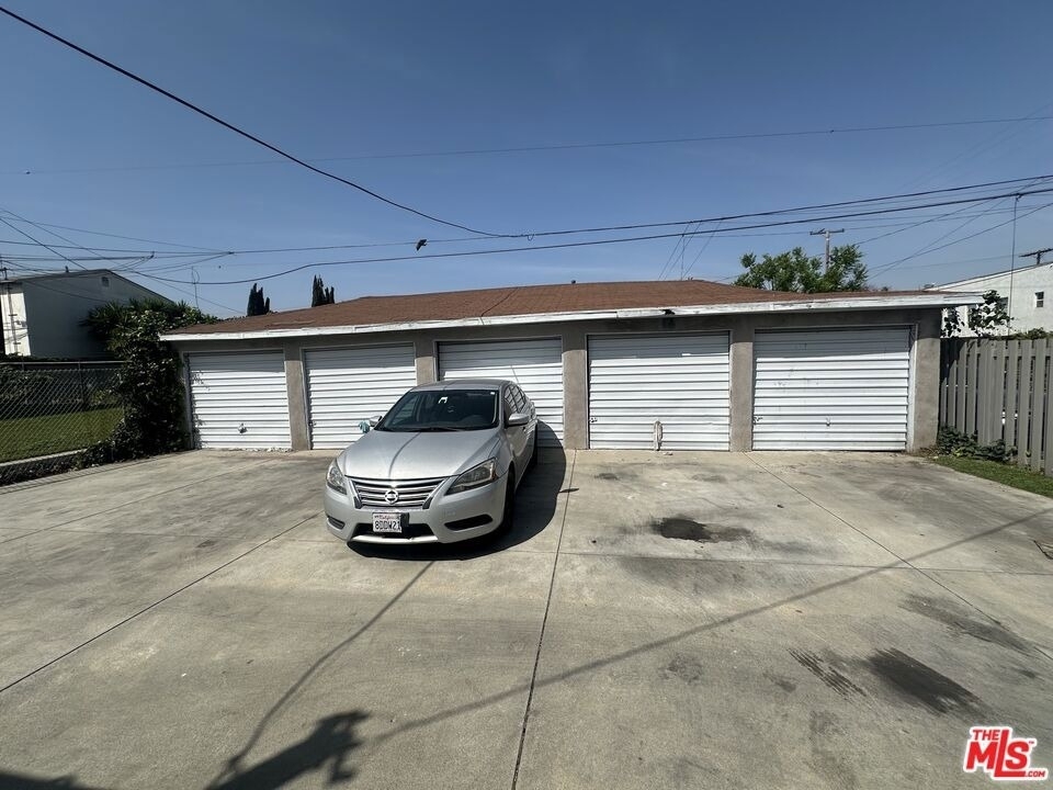 1021 1/2 W 90th Street - Photo 9