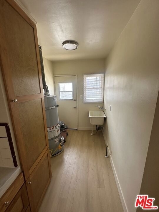 1021 1/2 W 90th Street - Photo 5