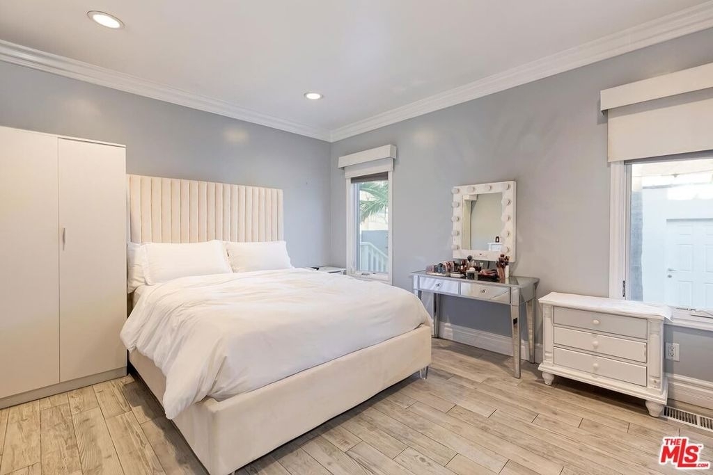 200 S Linden Drive - Photo 10