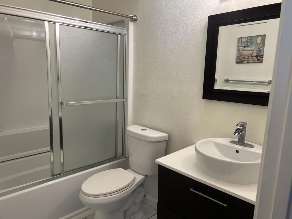 18555 Collins Street - Photo 18