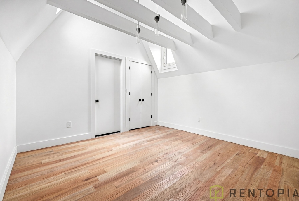 433 Sackett Street - Photo 12