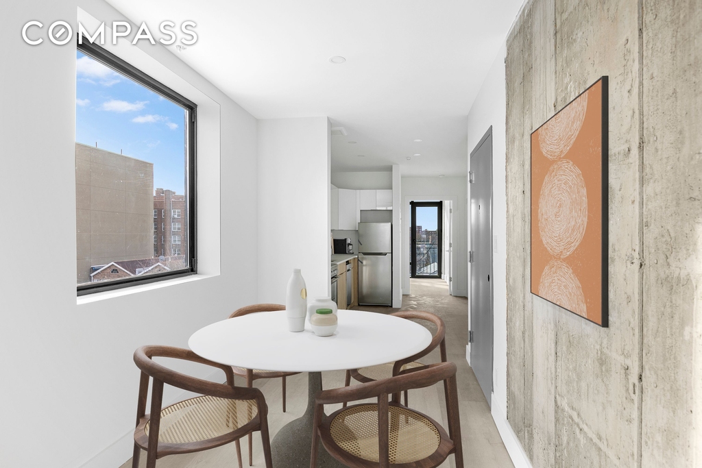 New York Avenue - Photo 1