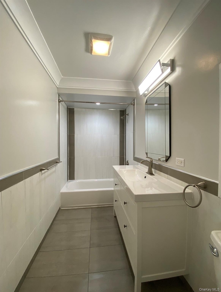 8 Birchwood Avenue - Photo 2
