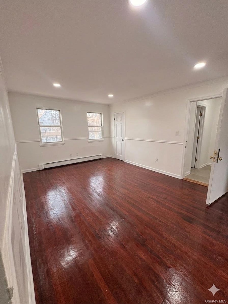 10919 202 - Photo 2