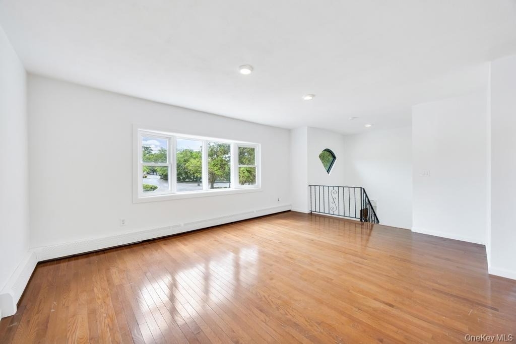 405 Massapequa Avenue - Photo 8