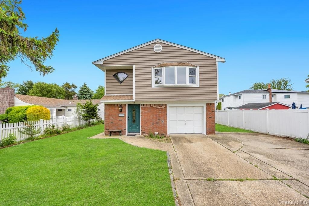 405 Massapequa Avenue - Photo 0