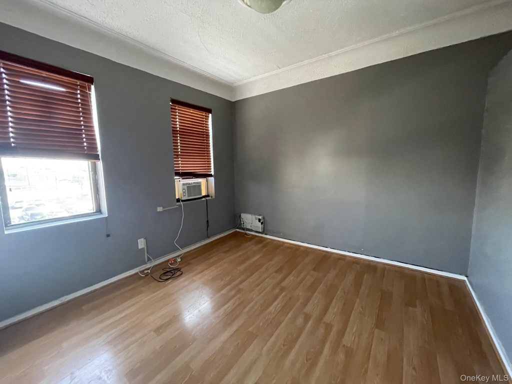 90 Main Street - Photo 7