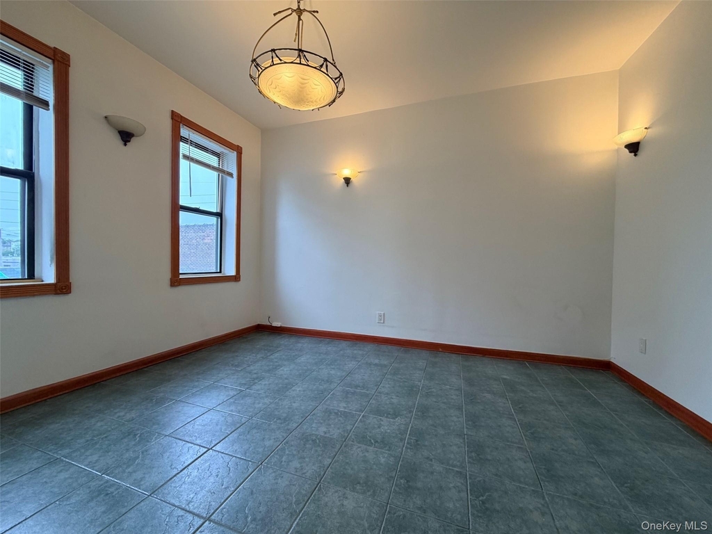 90 Main Street - Photo 4