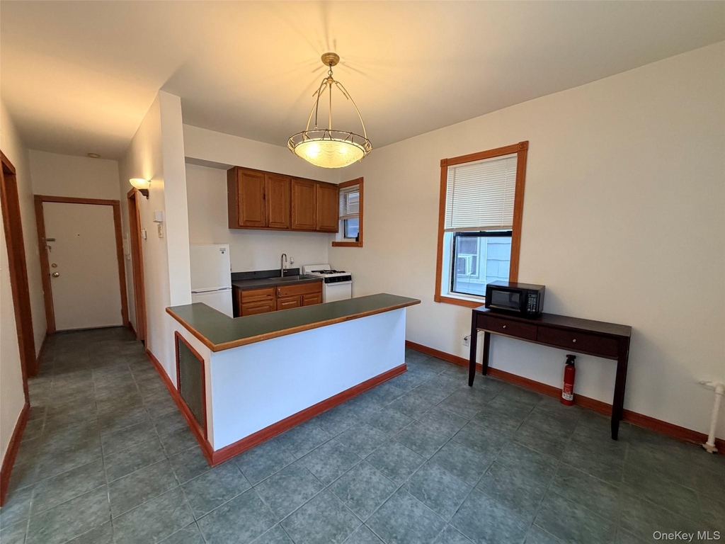 90 Main Street - Photo 8
