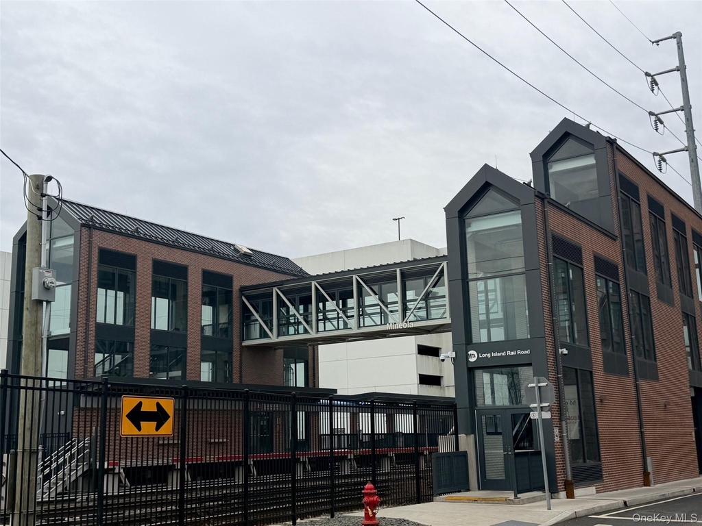 90 Main Street - Photo 3