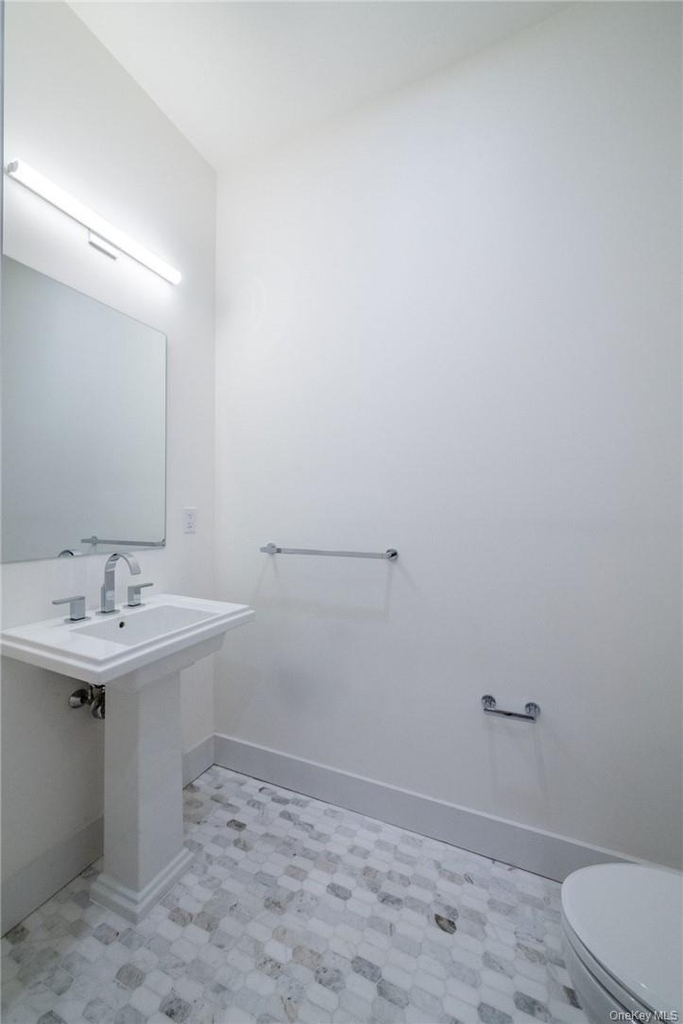 110 Chatsworth Avenue - Photo 19