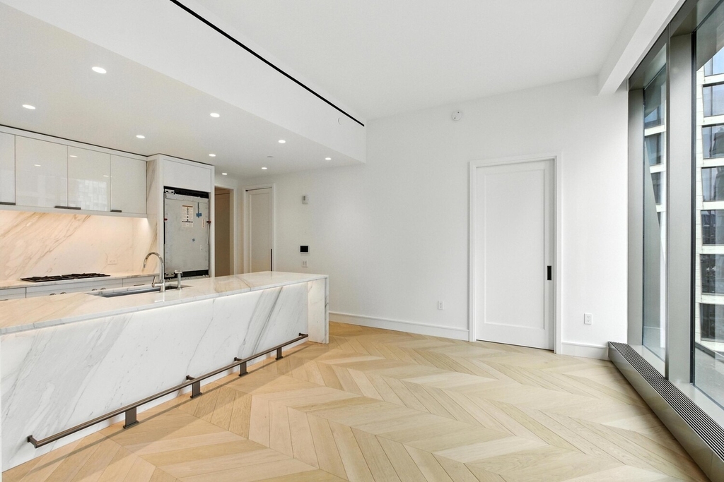 500 W 18th Street - Photo 5
