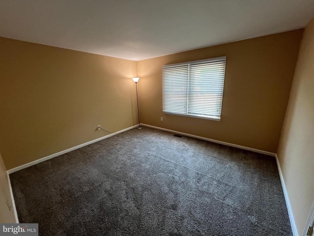 7 S Pointe Lane - Photo 13