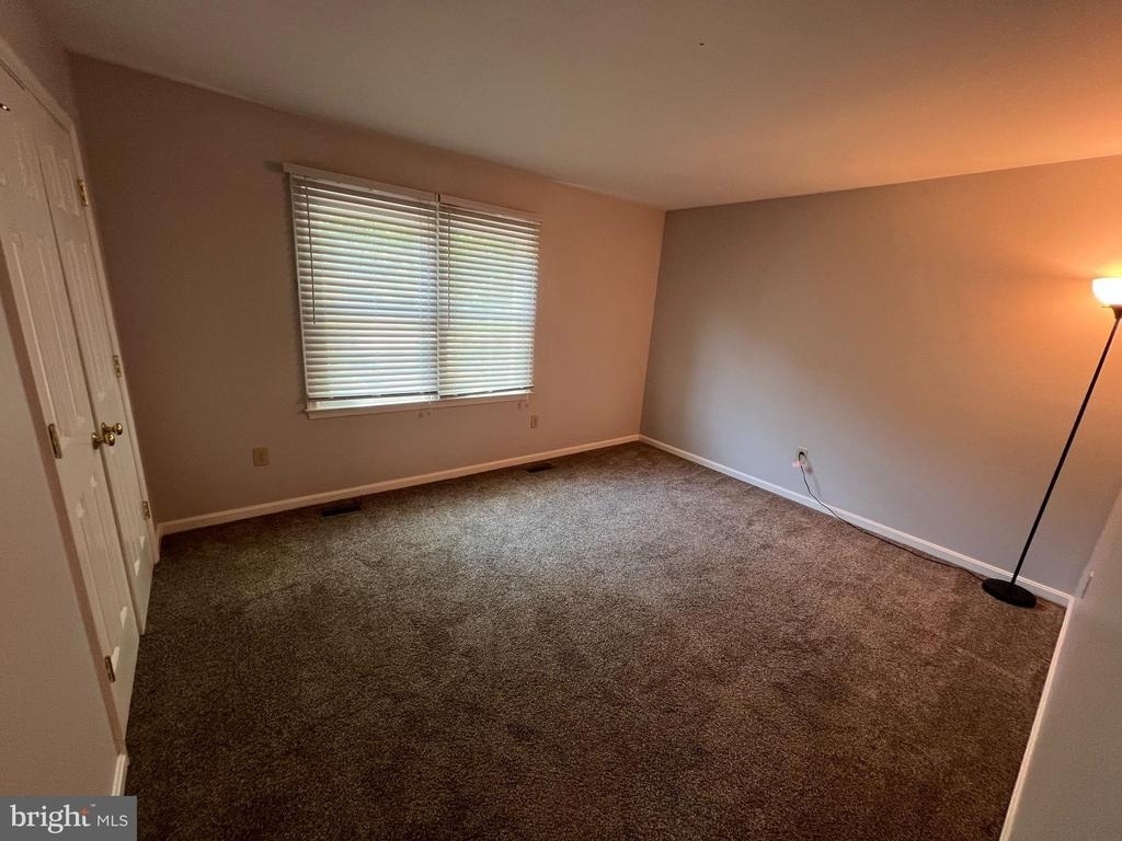 7 S Pointe Lane - Photo 12