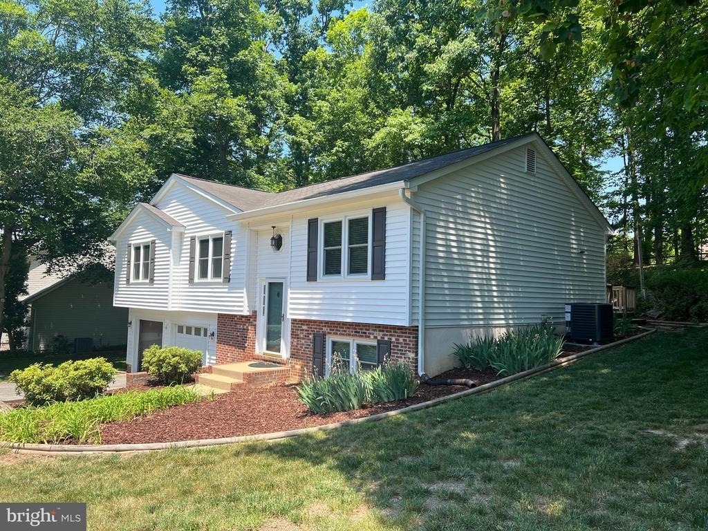 7 S Pointe Lane - Photo 0
