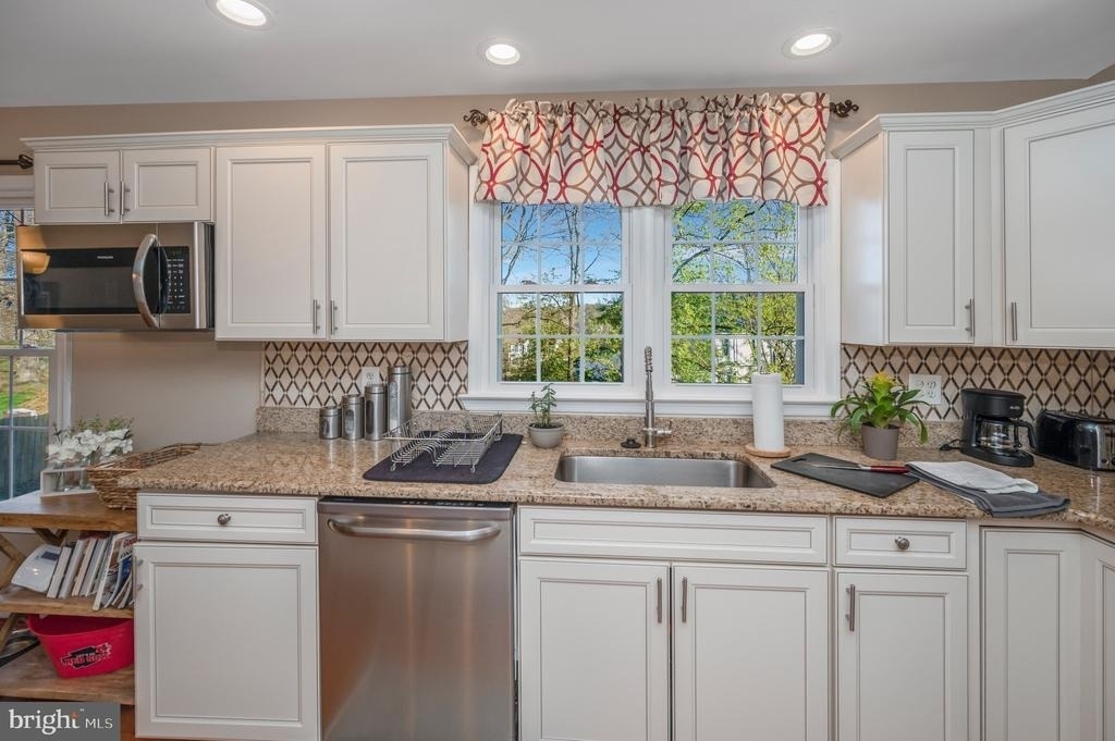 7 Snow Meadow Lane - Photo 13
