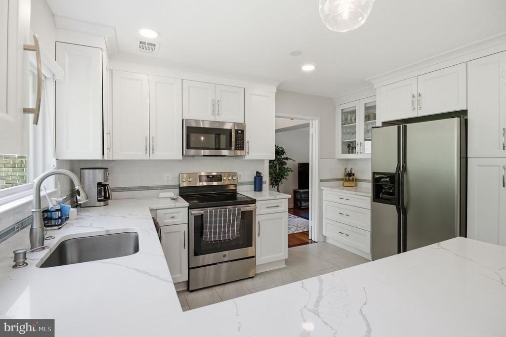 1509 Farsta Court - Photo 8