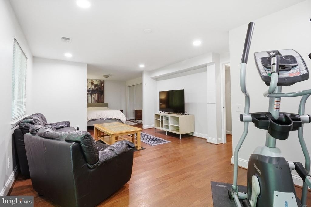 1509 Farsta Court - Photo 25