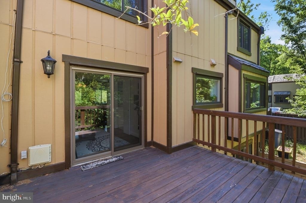 1509 Farsta Court - Photo 35