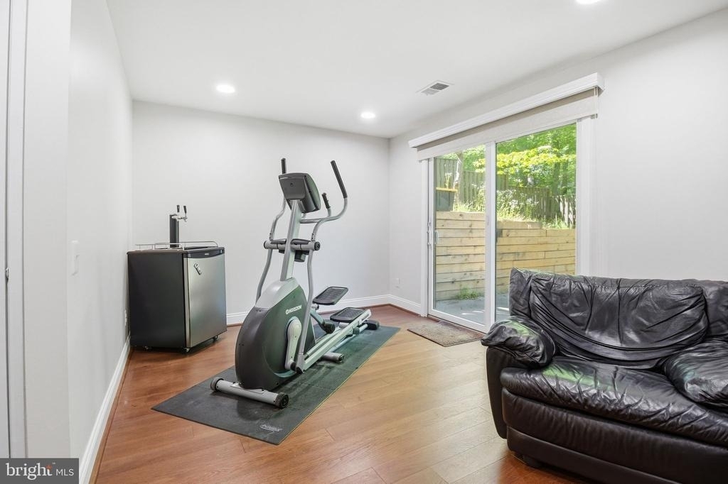 1509 Farsta Court - Photo 26