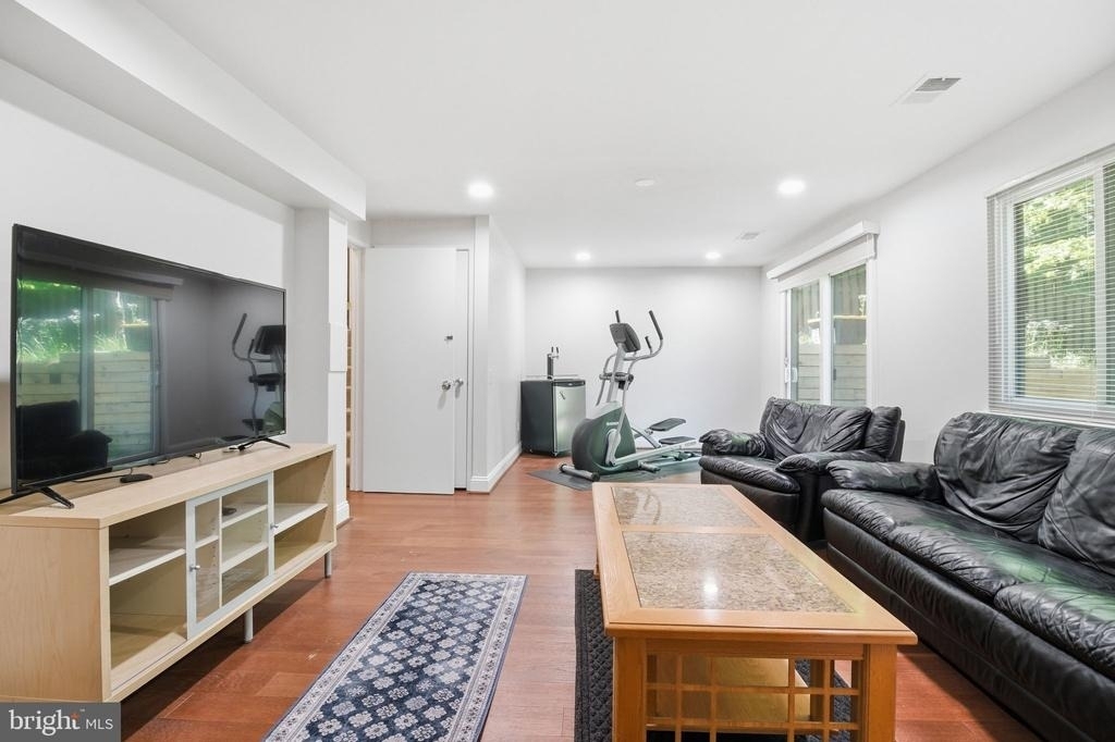 1509 Farsta Court - Photo 24