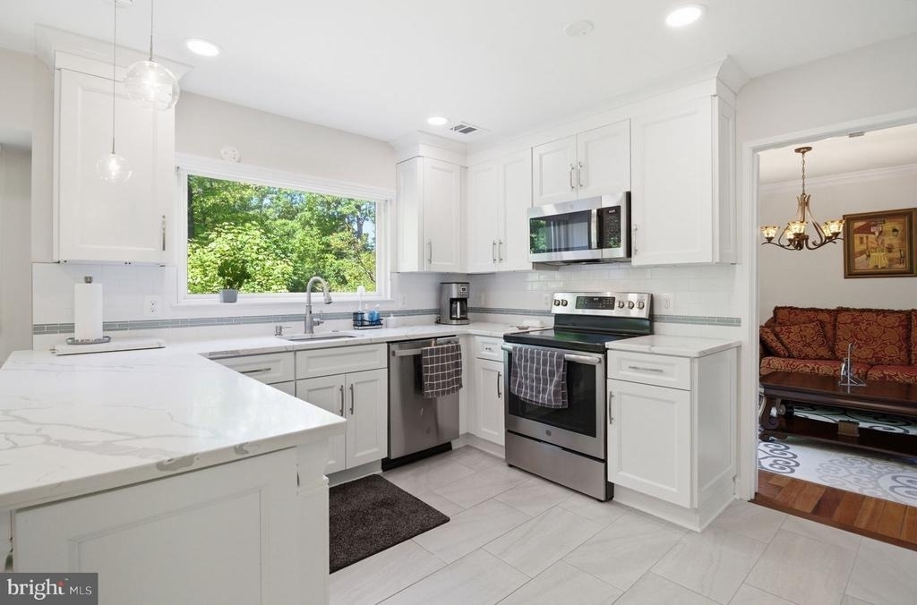 1509 Farsta Court - Photo 3