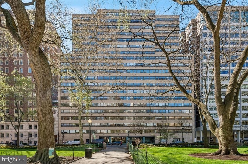 1810 Rittenhouse Square - Photo 0