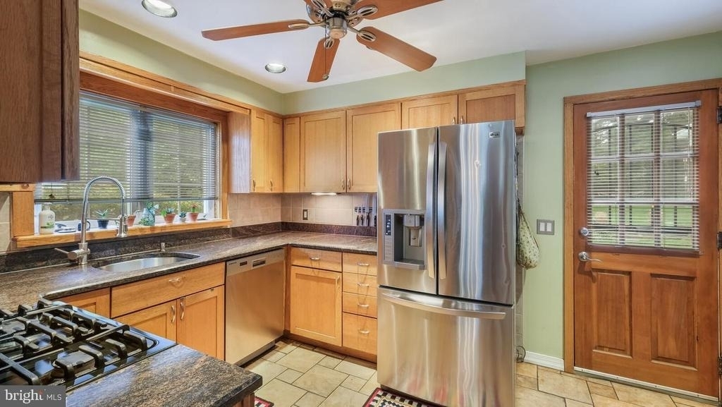 646 Green Briar Road - Photo 9