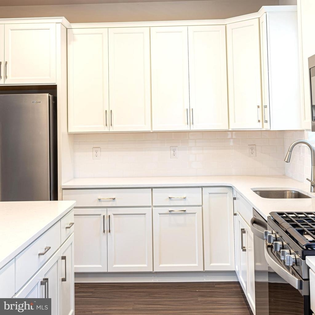 113 Four Leaf Drive - Photo 4