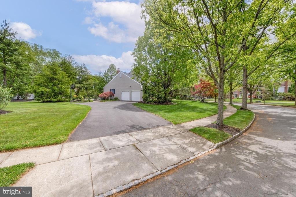42 Ellsworth Drive - Photo 3