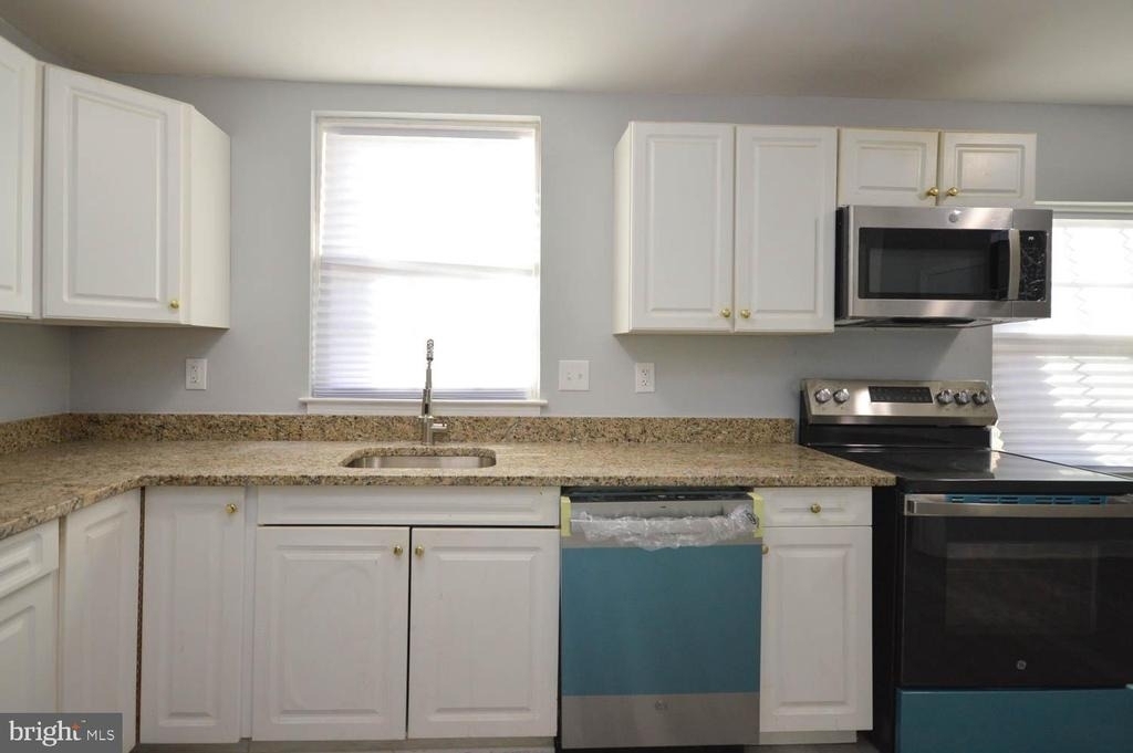 46670 Midway Drive - Photo 2