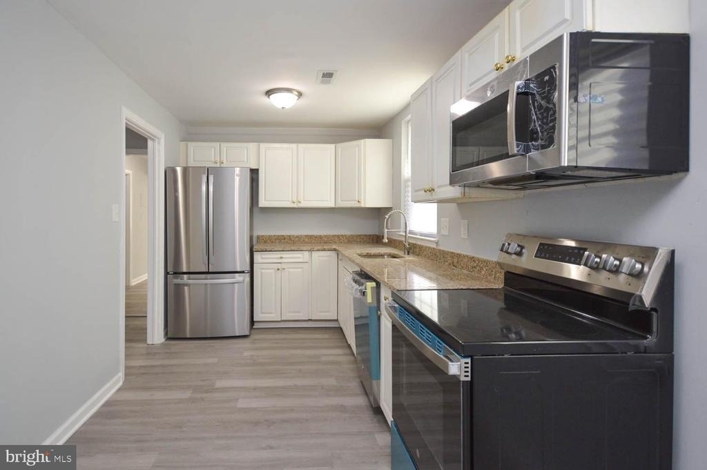 46670 Midway Drive - Photo 1