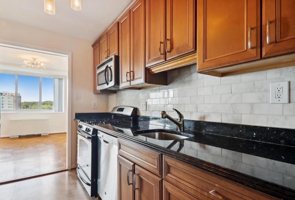 10500 Rockville Pike - Photo 8