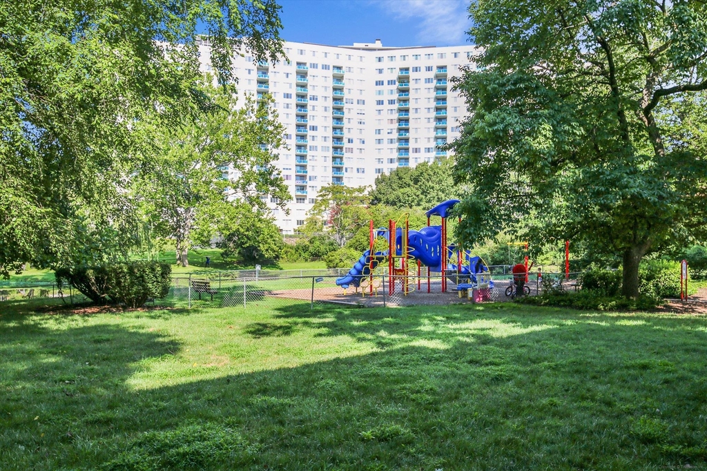 10500 Rockville Pike - Photo 26