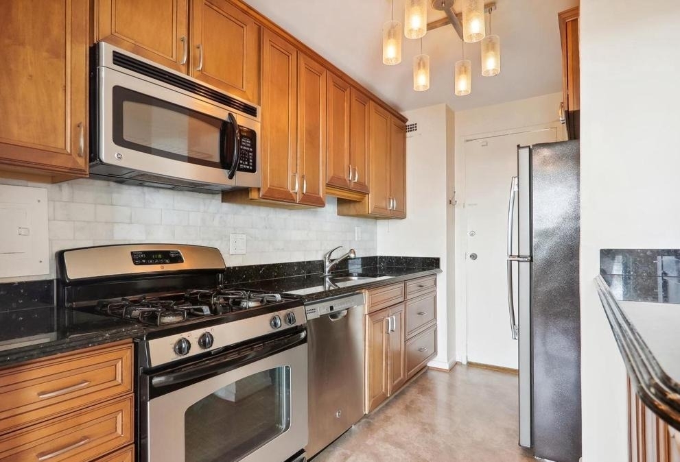 10500 Rockville Pike - Photo 7