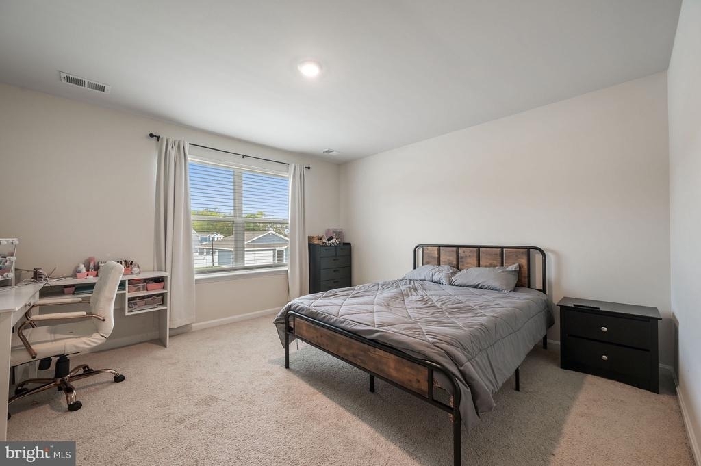 31 New England Drive - Photo 8