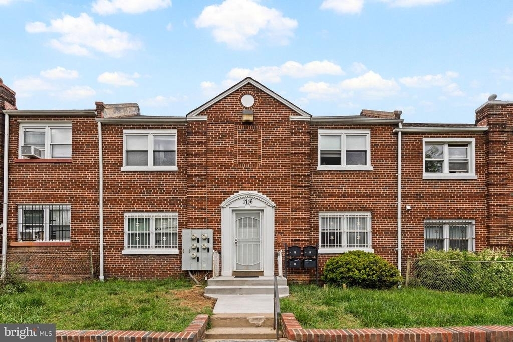 1716 Capitol Avenue Ne - Photo 0