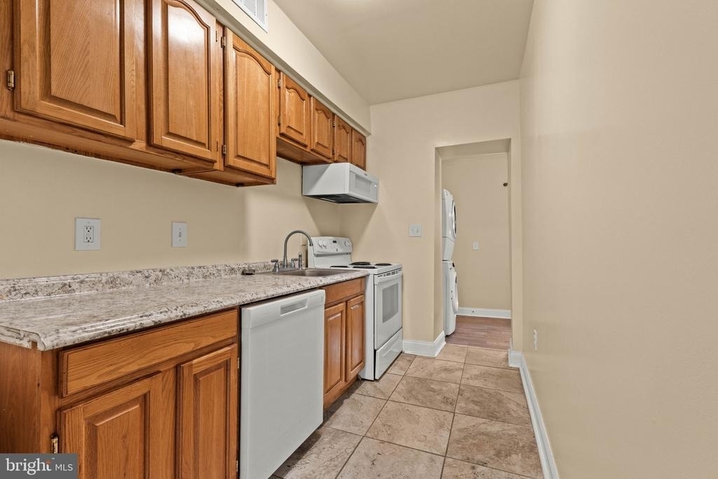 1716 Capitol Avenue Ne - Photo 8