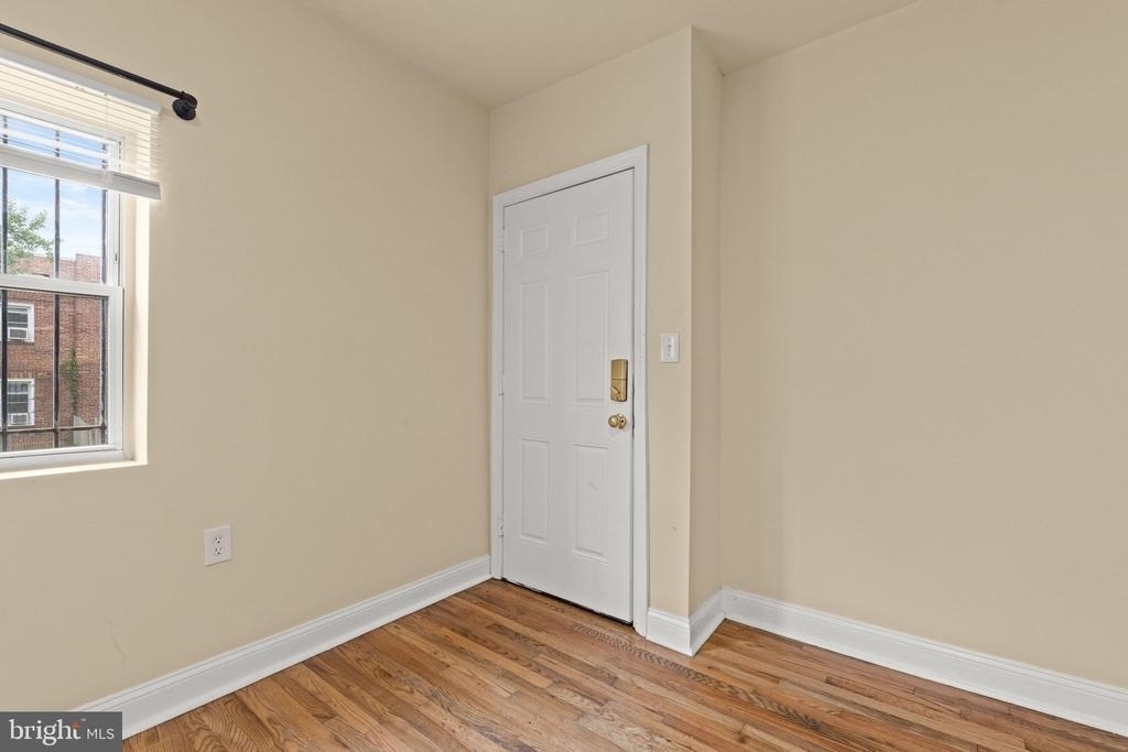 1716 Capitol Avenue Ne - Photo 3